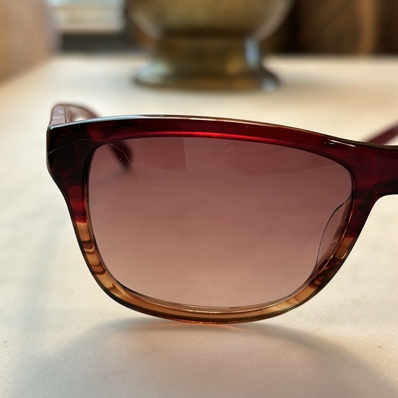 LACOSTE Tortoise Shell Gradient Tan & Burgundy Sunglasses EUC Sunnies Preppy 🐊 - Picture 10 of 14
